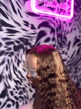 🤎READY TO WEAR💛
100% human hair wig featuring HD lace🥰
 30” inches